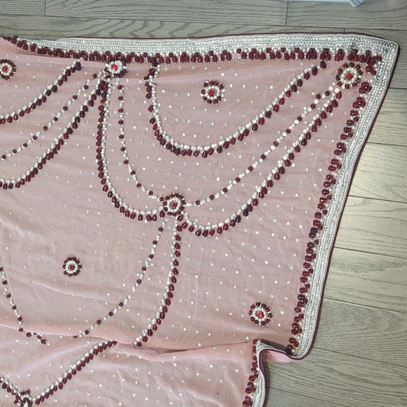 Elegant Pink and Red Beaded Saree - Size M Excellent Condition - Picture 4 of 5
